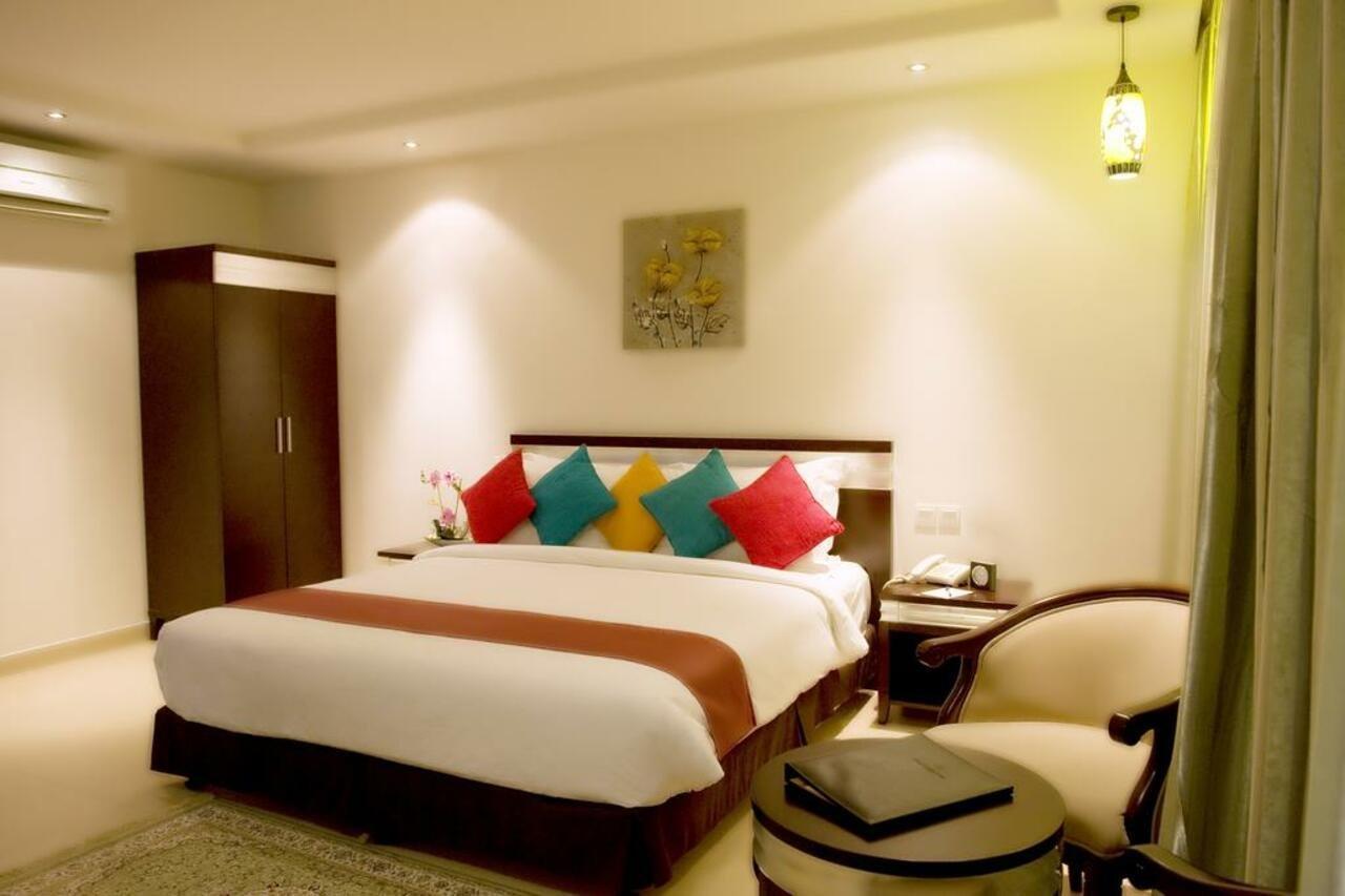 Centara Life Muscat Dunes Hotel Exteriör bild