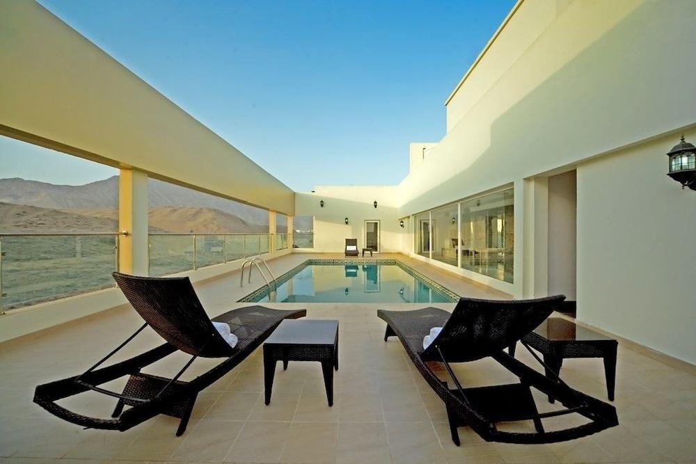 Centara Life Muscat Dunes Hotel Exteriör bild