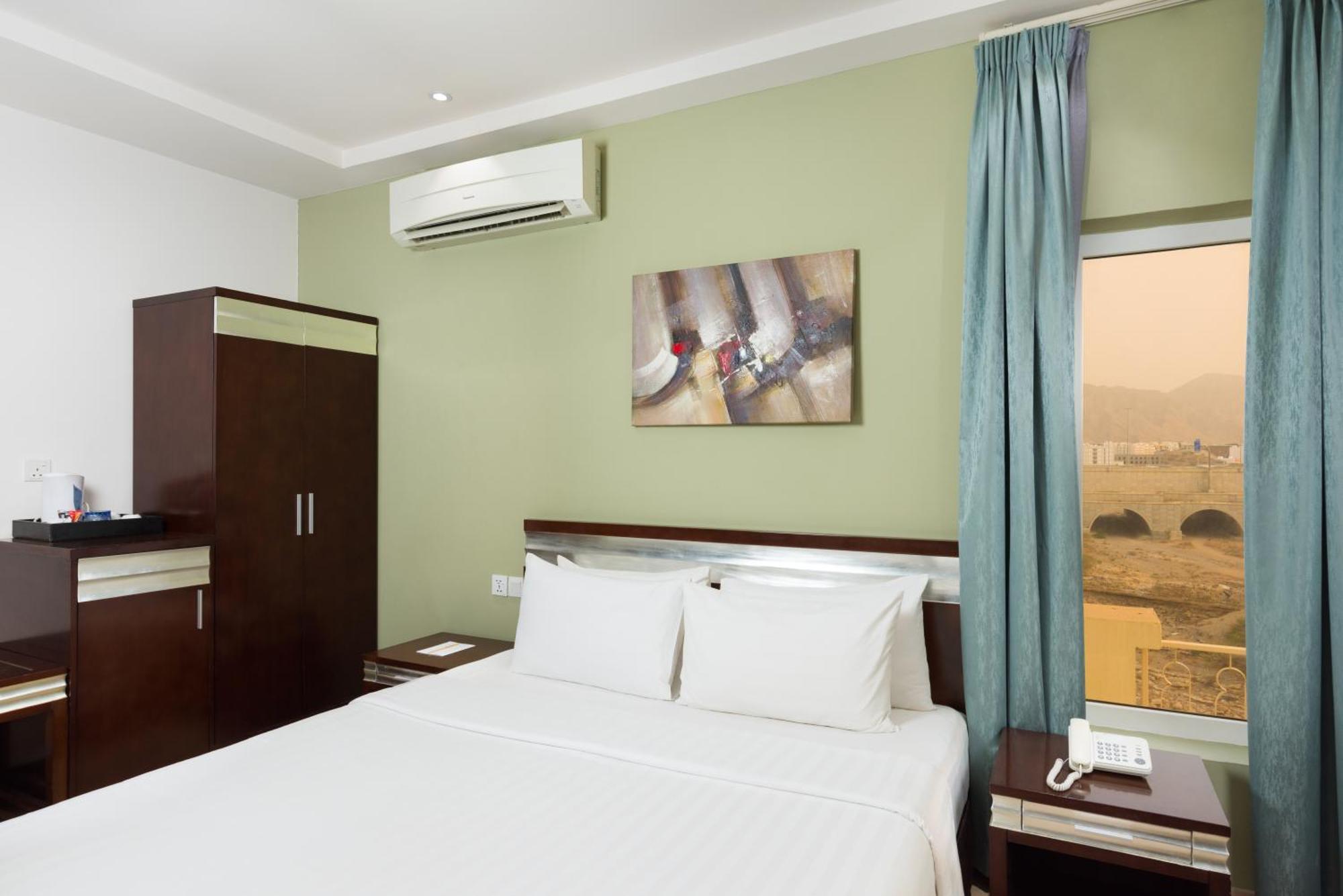 Centara Life Muscat Dunes Hotel Exteriör bild