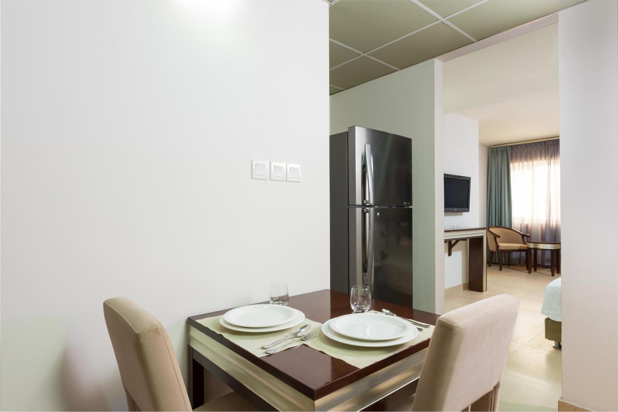 Centara Life Muscat Dunes Hotel Exteriör bild