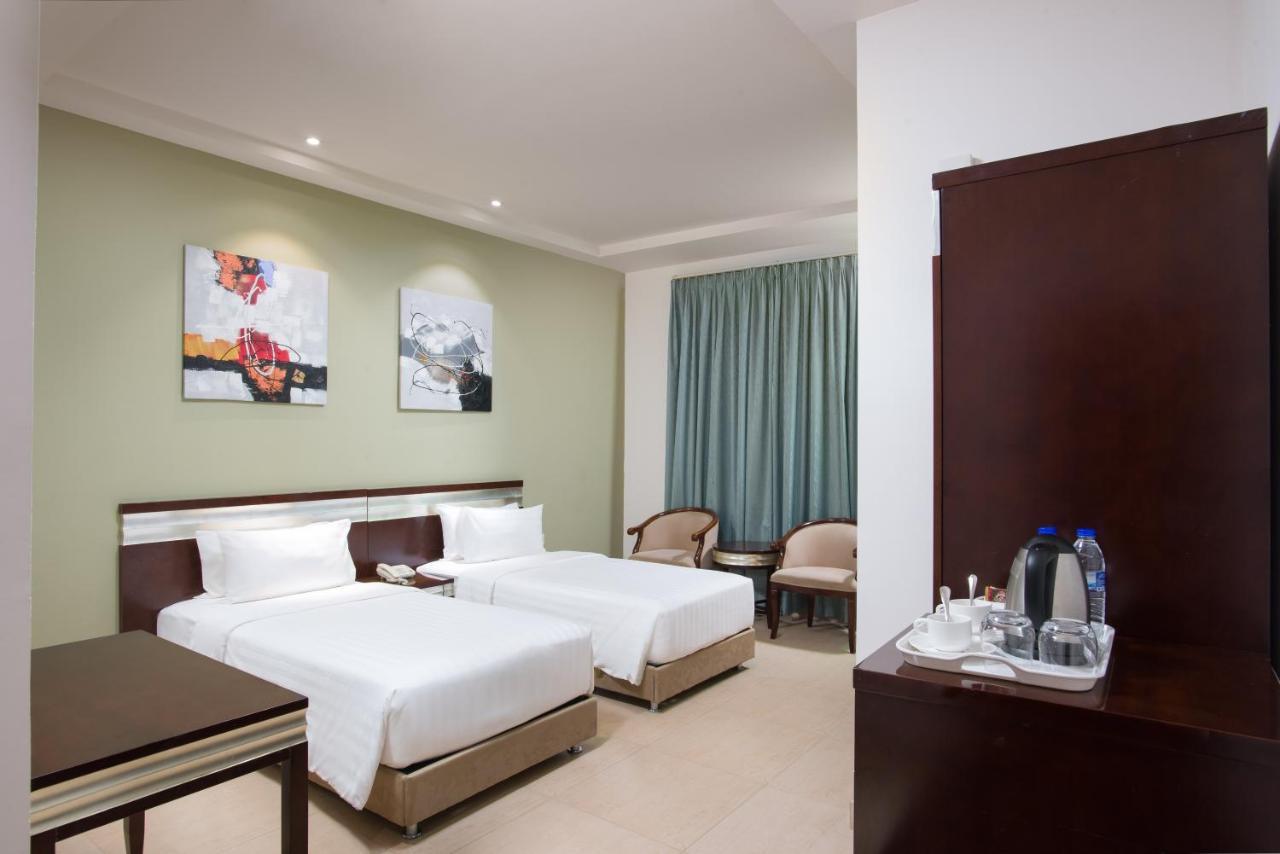 Centara Life Muscat Dunes Hotel Exteriör bild